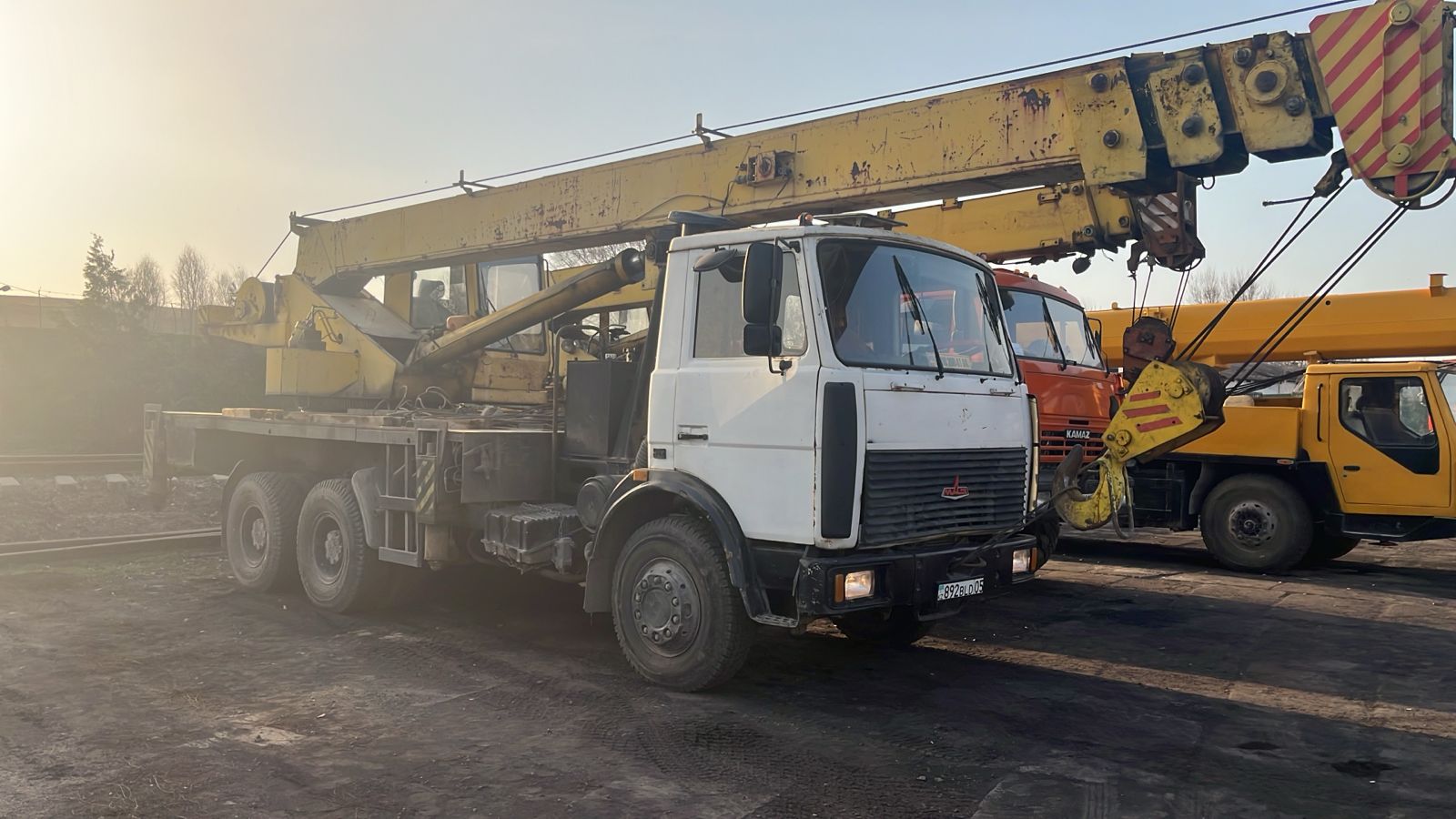 МАЗ Машека аренда автокрана 25 тонн Алматы